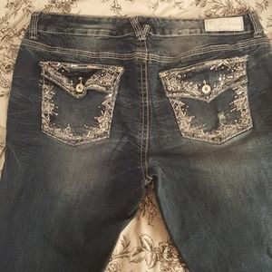 Ariya jeans
